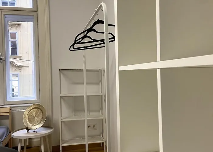 Luxury Serviced 3-bedroom Flat In Vienna's 1st District Διαμέρισμα Βιέννη