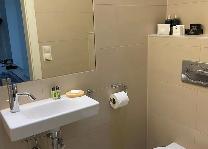 Luxury Serviced 3-bedroom Flat In Vienna's 1st District Διαμέρισμα *