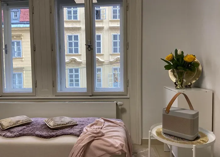 Luxury Serviced 3-bedroom Flat In Vienna's 1st District *