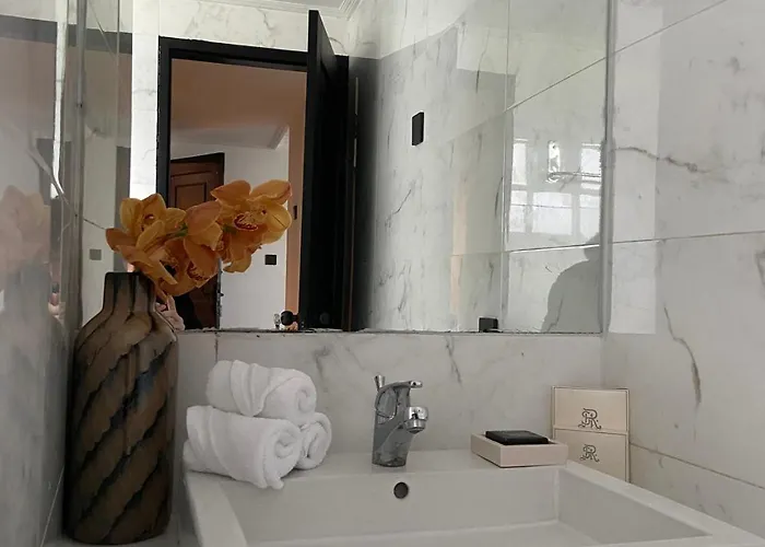 Luxury Serviced 3-bedroom Flat In Vienna's 1st District Βιέννη